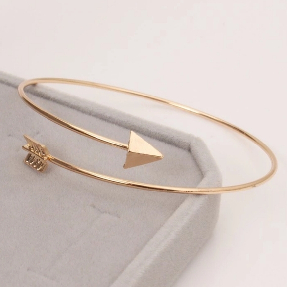 Gold Arrow Cuff Bangle Minimalist Bracelet NWT - Picture 2 of 4